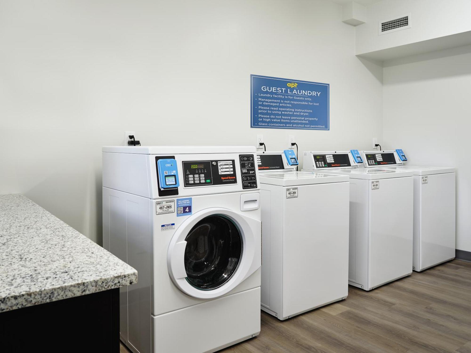 Stayapt Suites أوكالا المظهر الخارجي الصورة